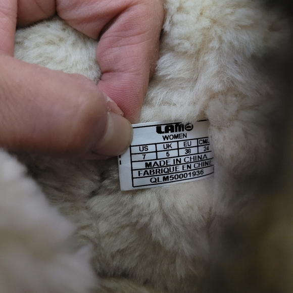 Lamo Water & Stain Resistant Suede Short Boots Adele Chestnut Size-7. Used once. - Picture 7 of 10